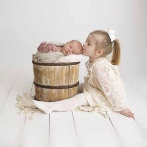 Nyföddfotografering med Hollie och Charlie från Jönköping.