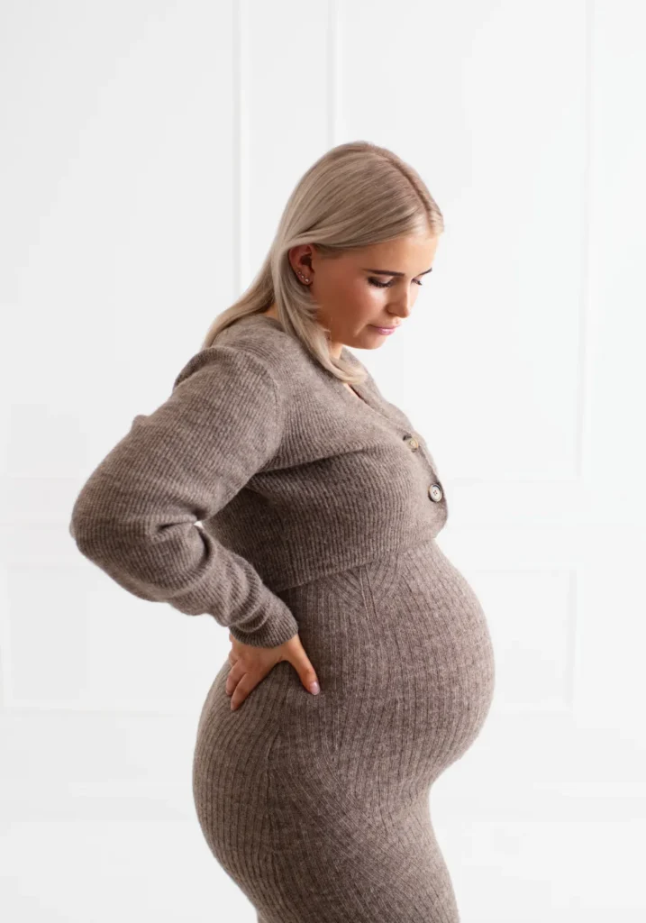 gravid6 stående